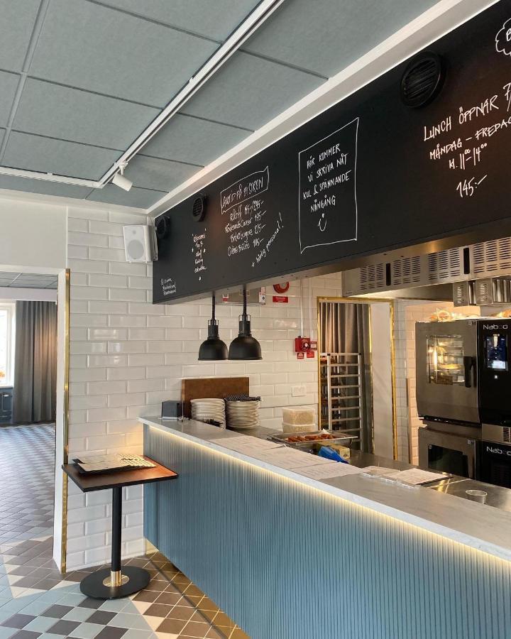 Hotell & Bistro Roedesund كالسبوري المظهر الخارجي الصورة
